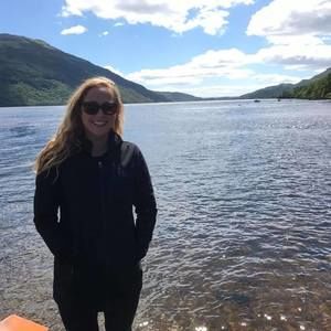 Meet your Posher, Elaine